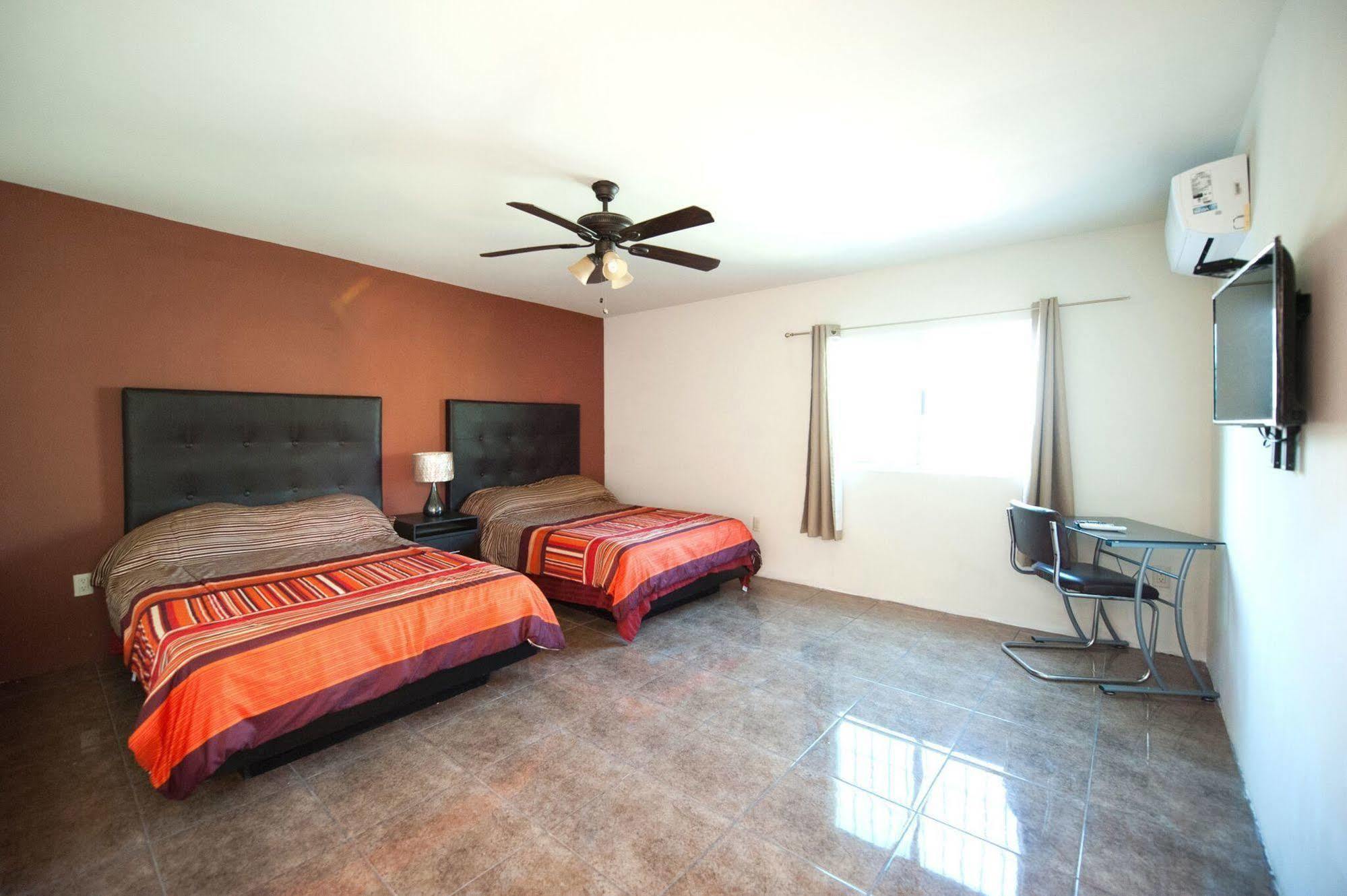 Econosuites Monterrey Exterior photo
